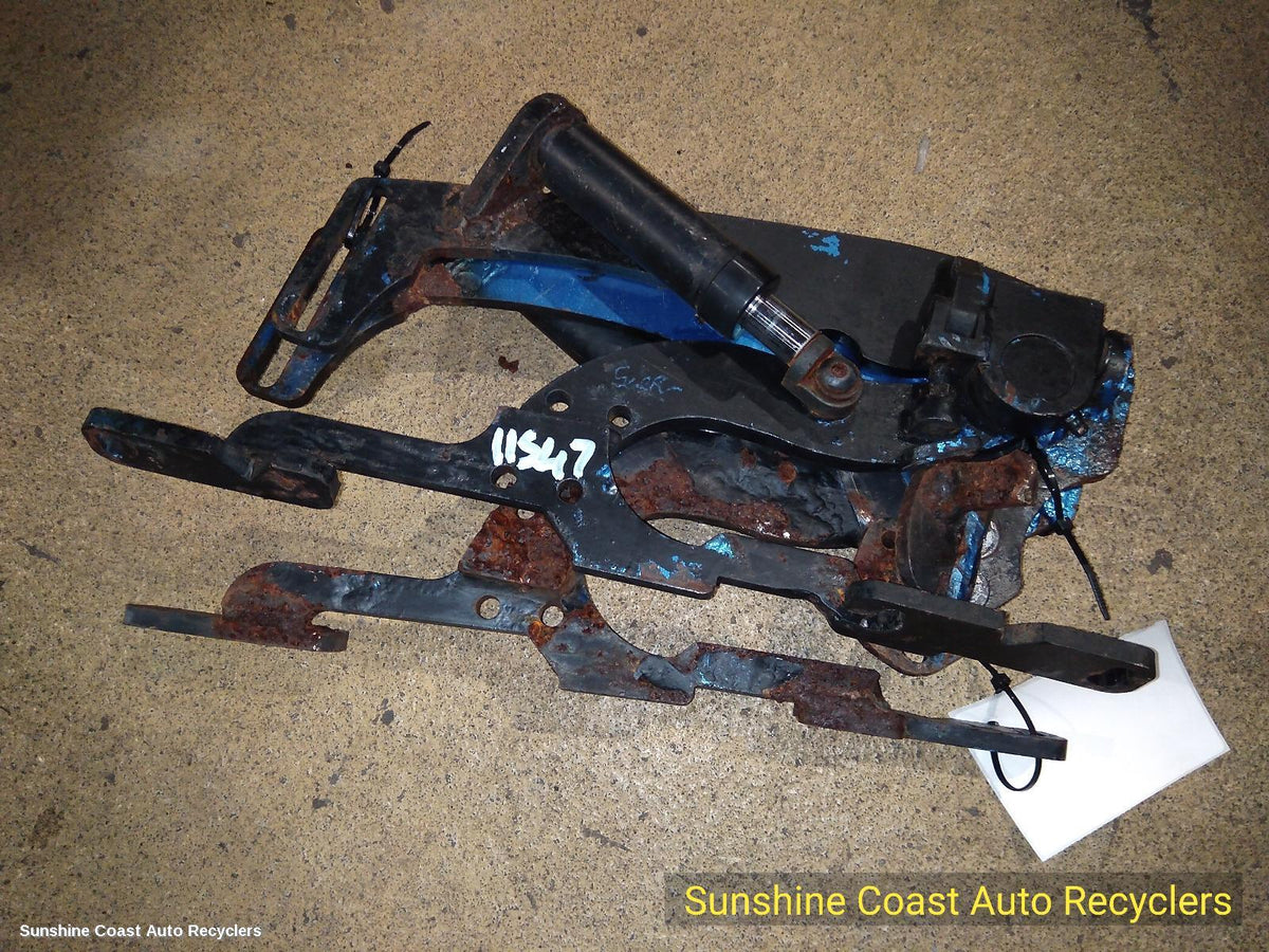2007-2011 Dodge Nitro Door Hinge Runner