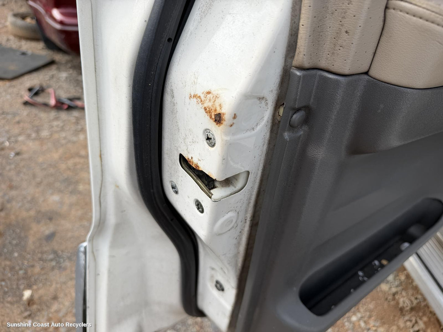 2000-2006 Mitsubishi Pajero Door Boot Gate Lock