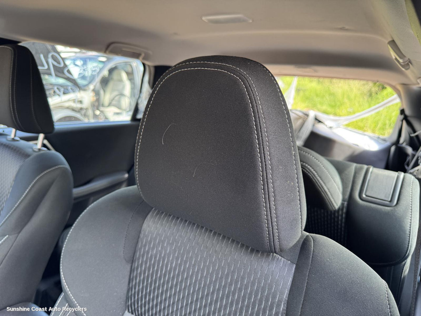 2021-2026 Mitsubishi Outlander Headrest