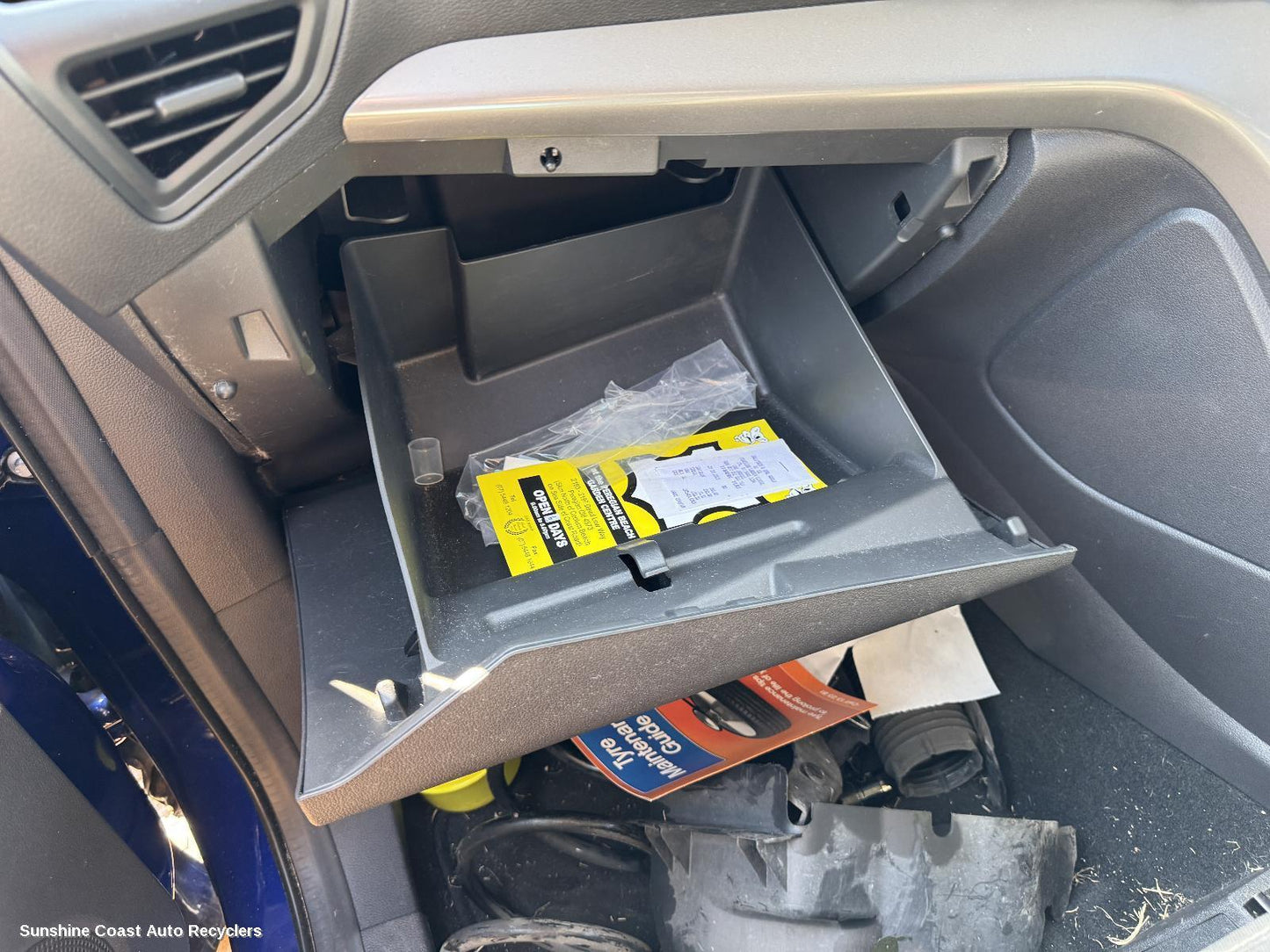 2015 Ford Kuga Glove Box