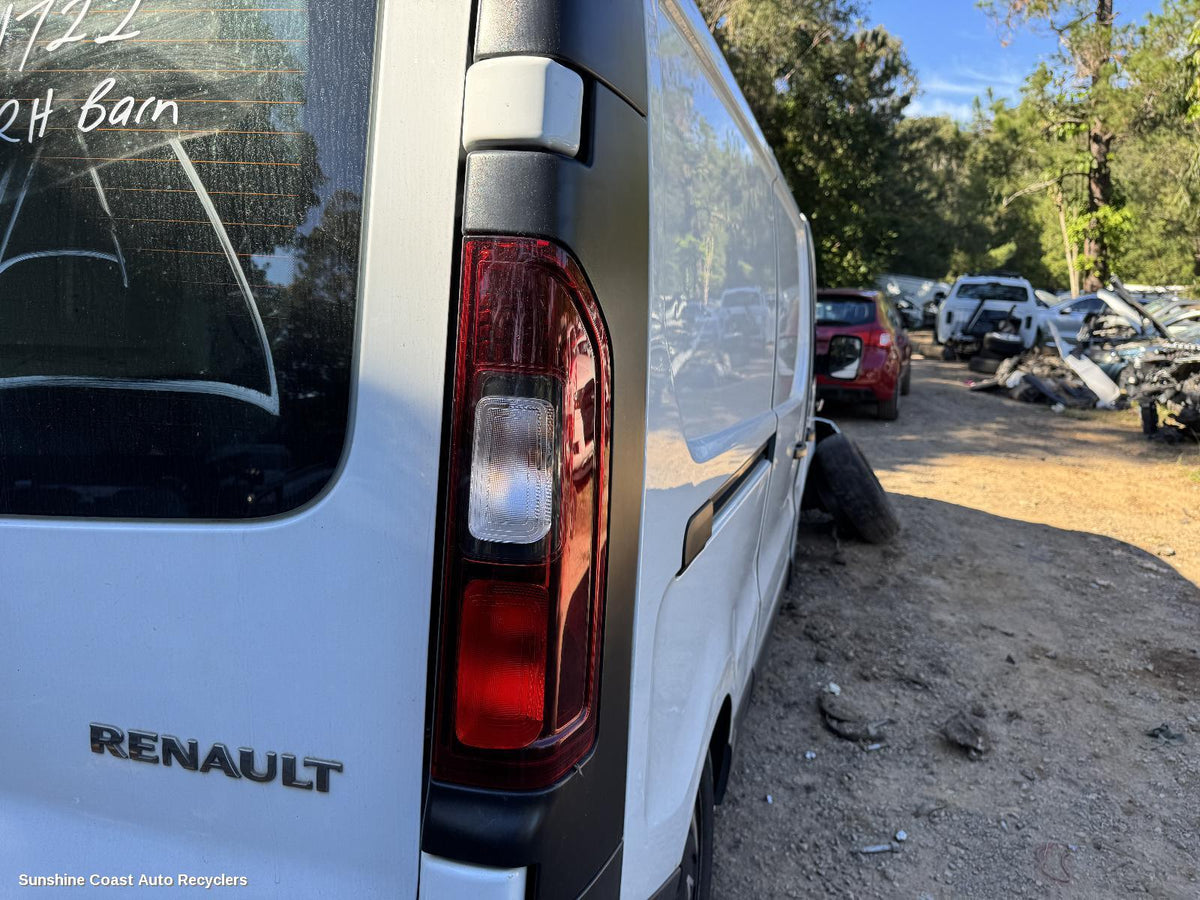 2015-2026 Renault Trafic Right Taillight