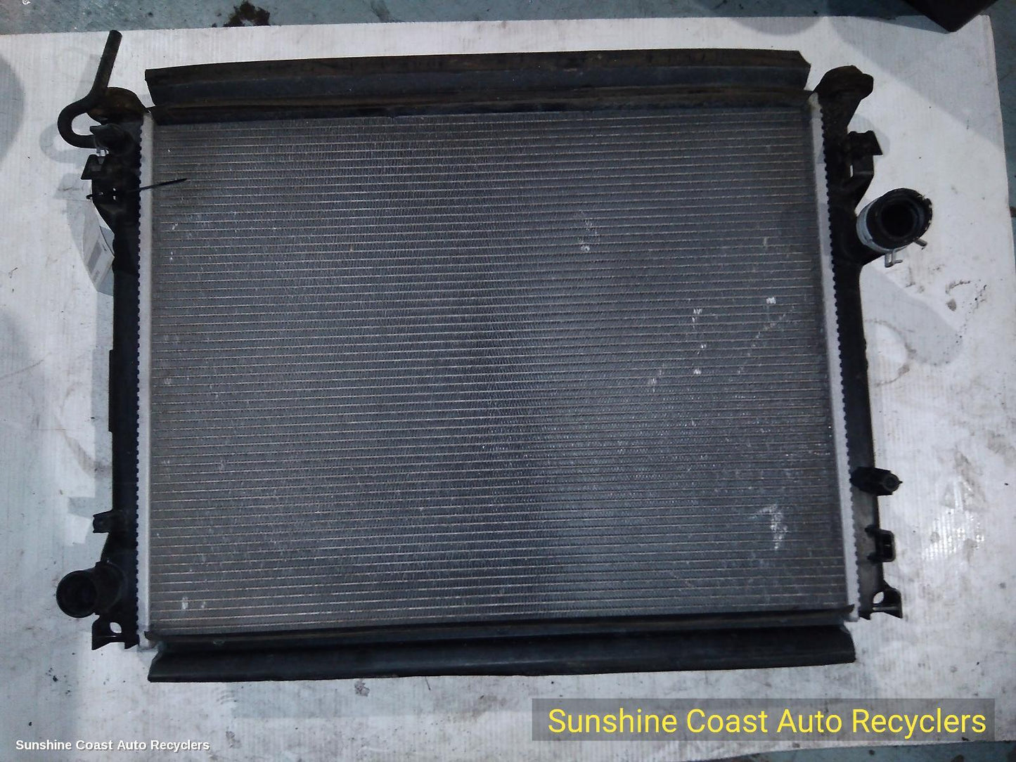 2014 Chrysler 300c Radiator