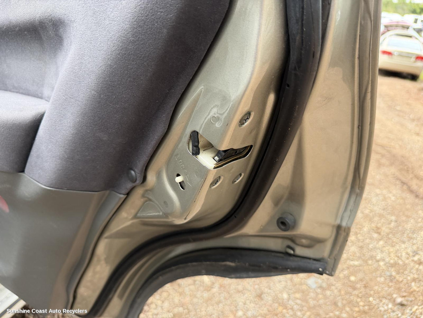 2000-2006 Mitsubishi Pajero Door Boot Gate Lock