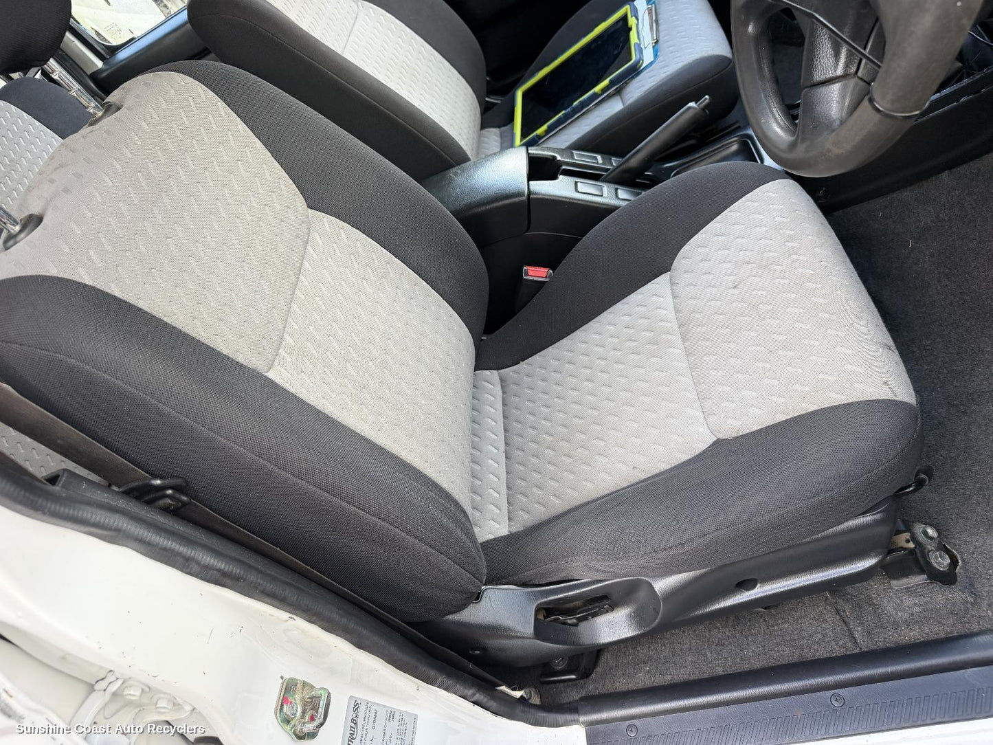1997-2015 Nissan Navara Front Seat