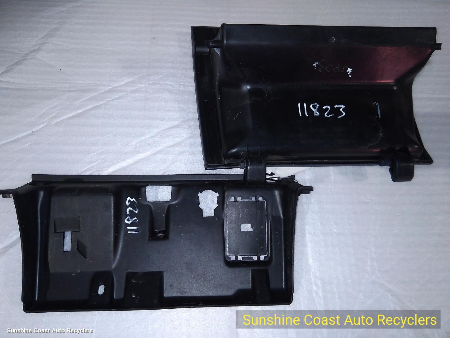 2002 Toyota Hilux Glove Box
