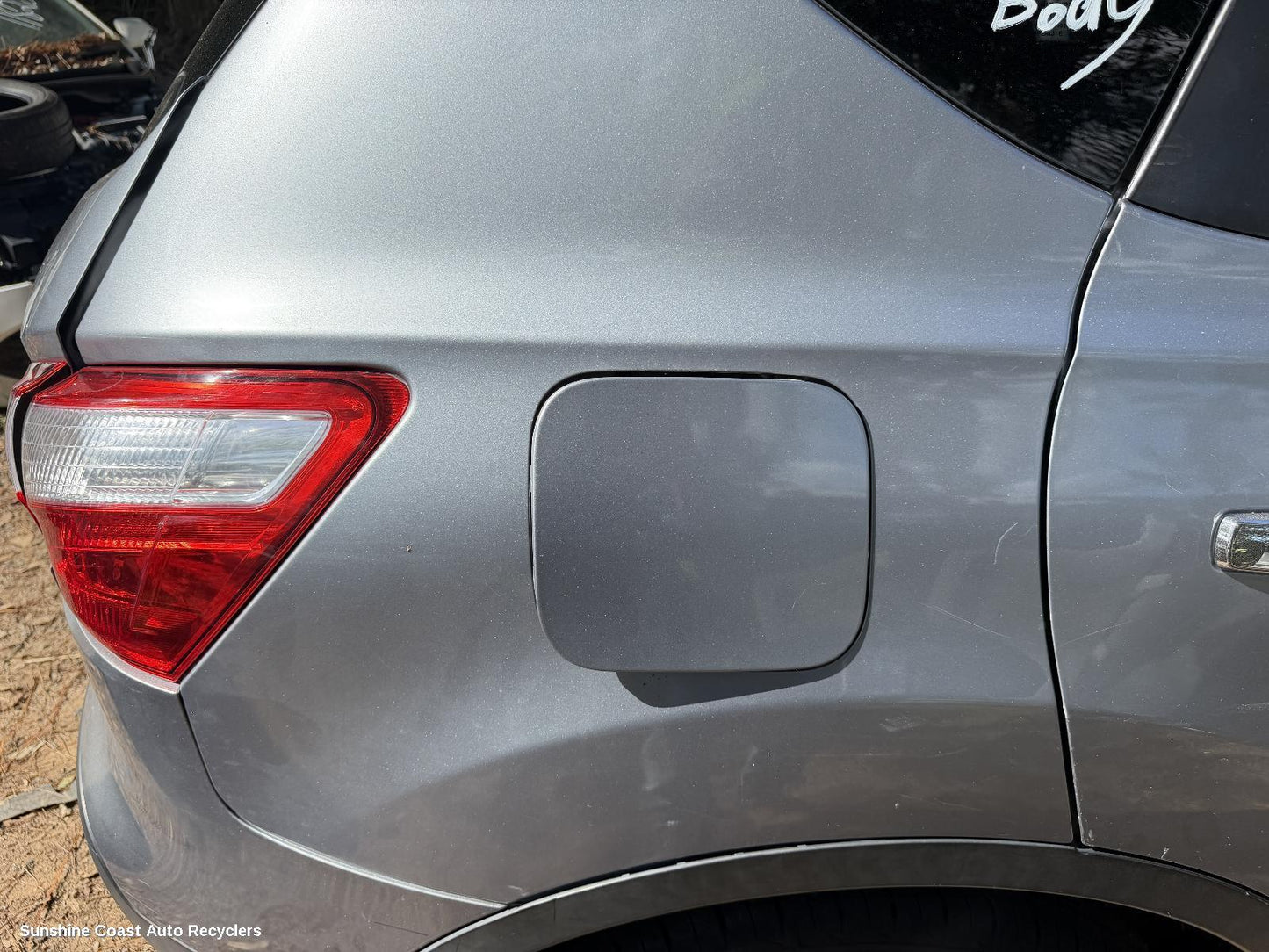 2007-2014 Nissan Dualis Fuel Door   Filler