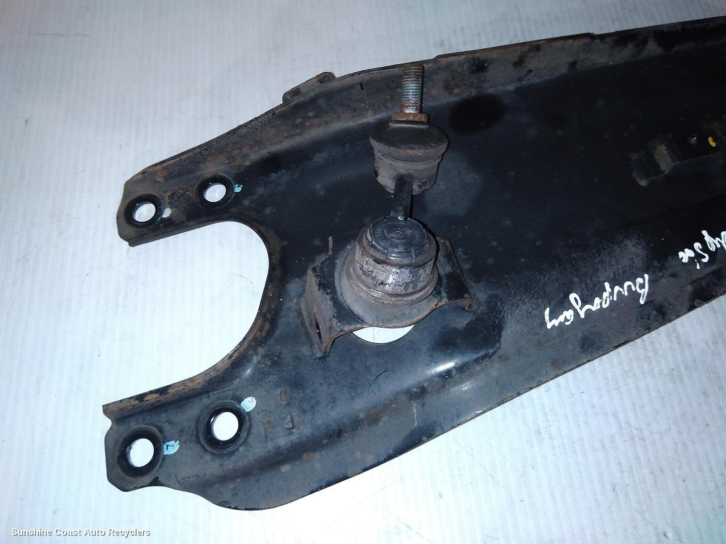 2005-2014 Kia Carnival/grand Carnival Right Rear Trailing Arm