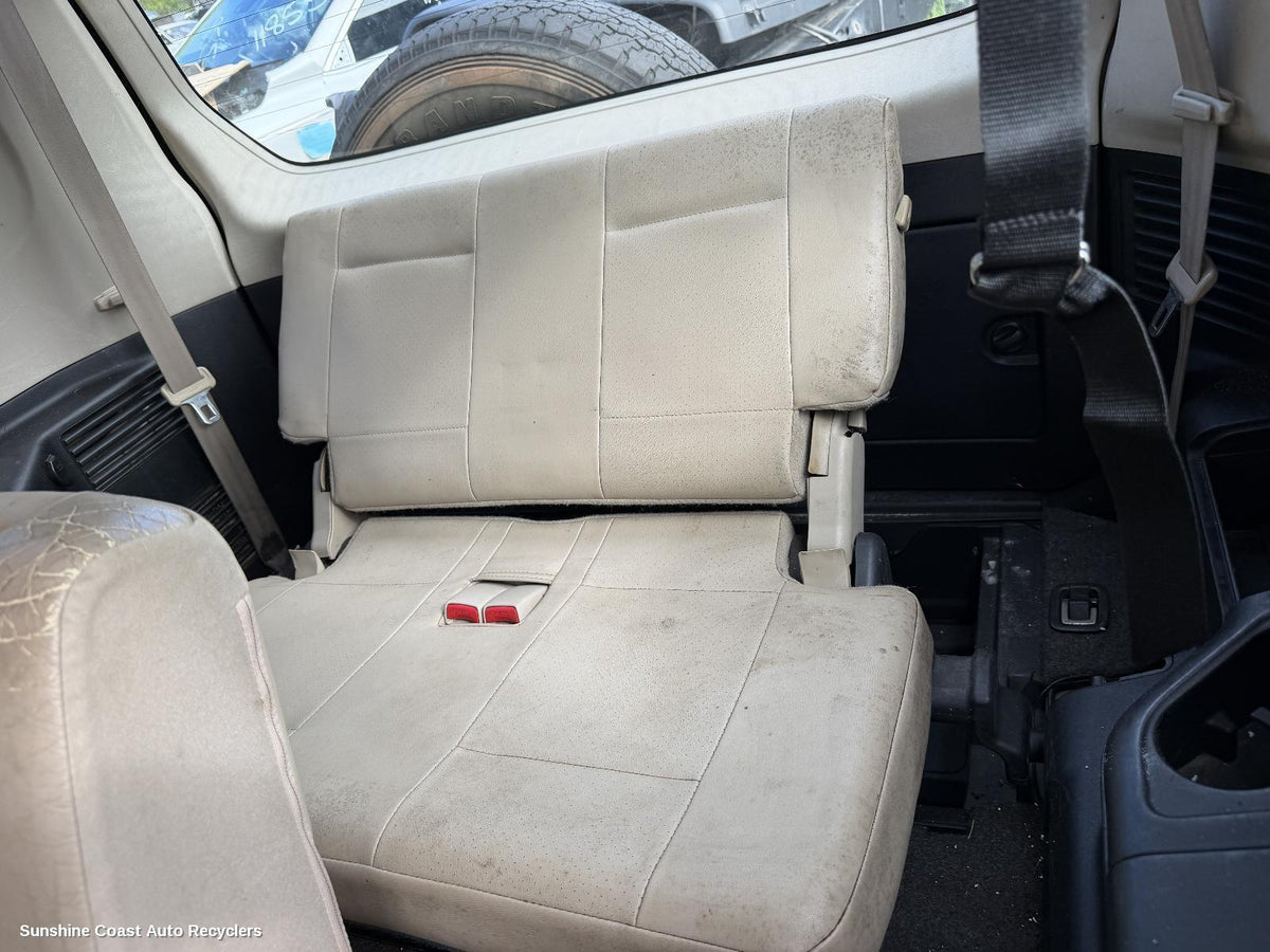2000-2002 Mitsubishi Pajero 3rd Seat