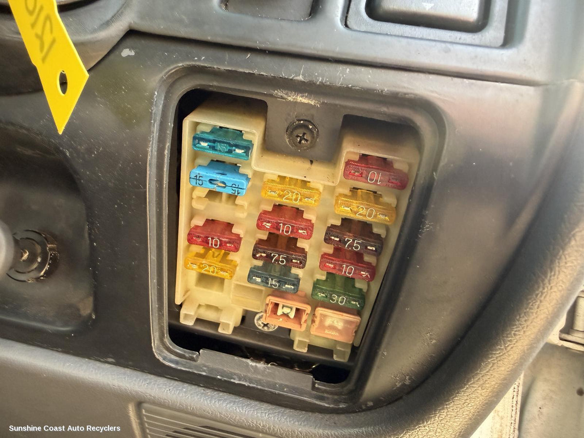 1990-1998 Toyota Landcruiser Fuse Box