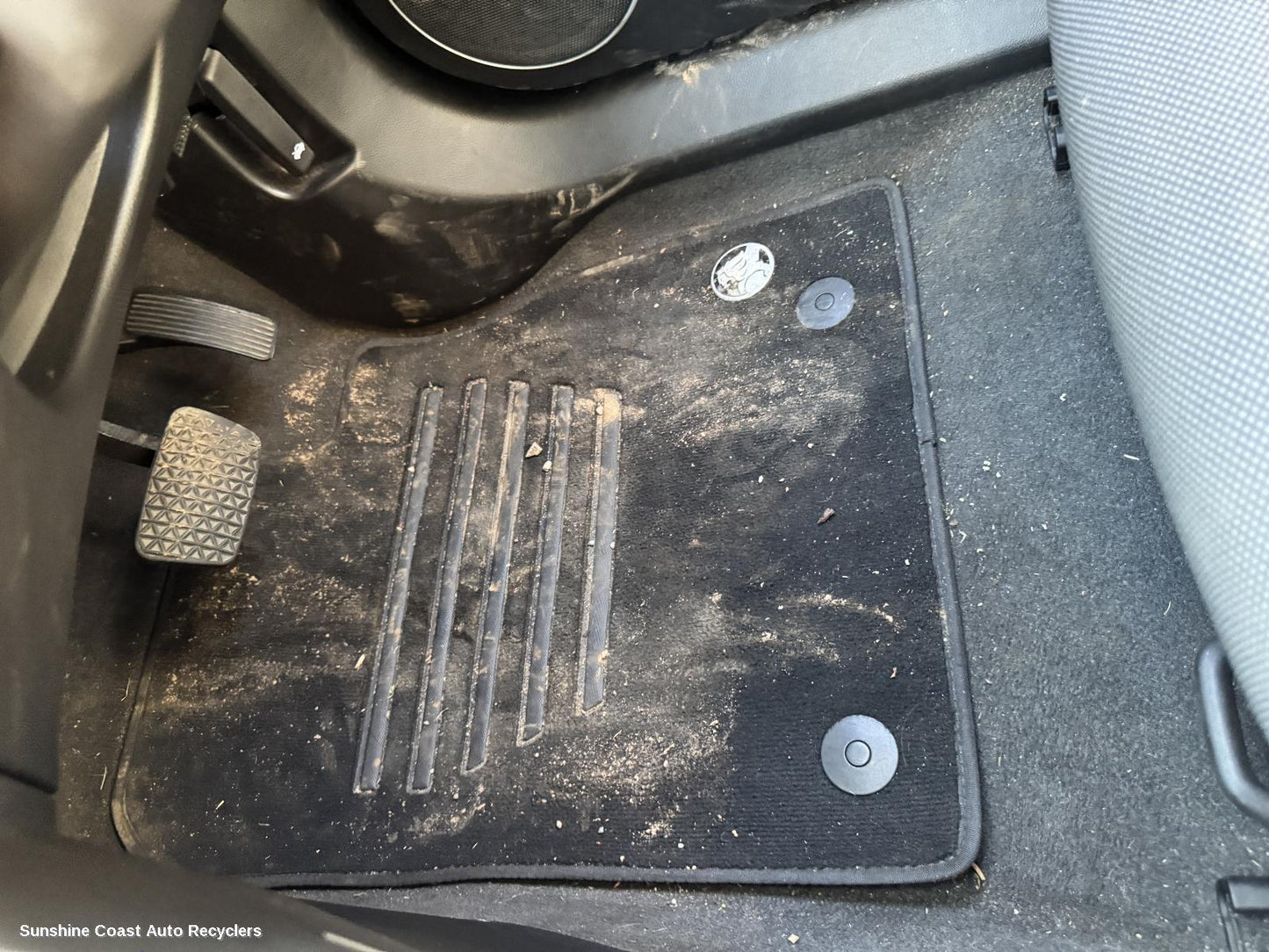 2014 Holden Cruze Floor Mats