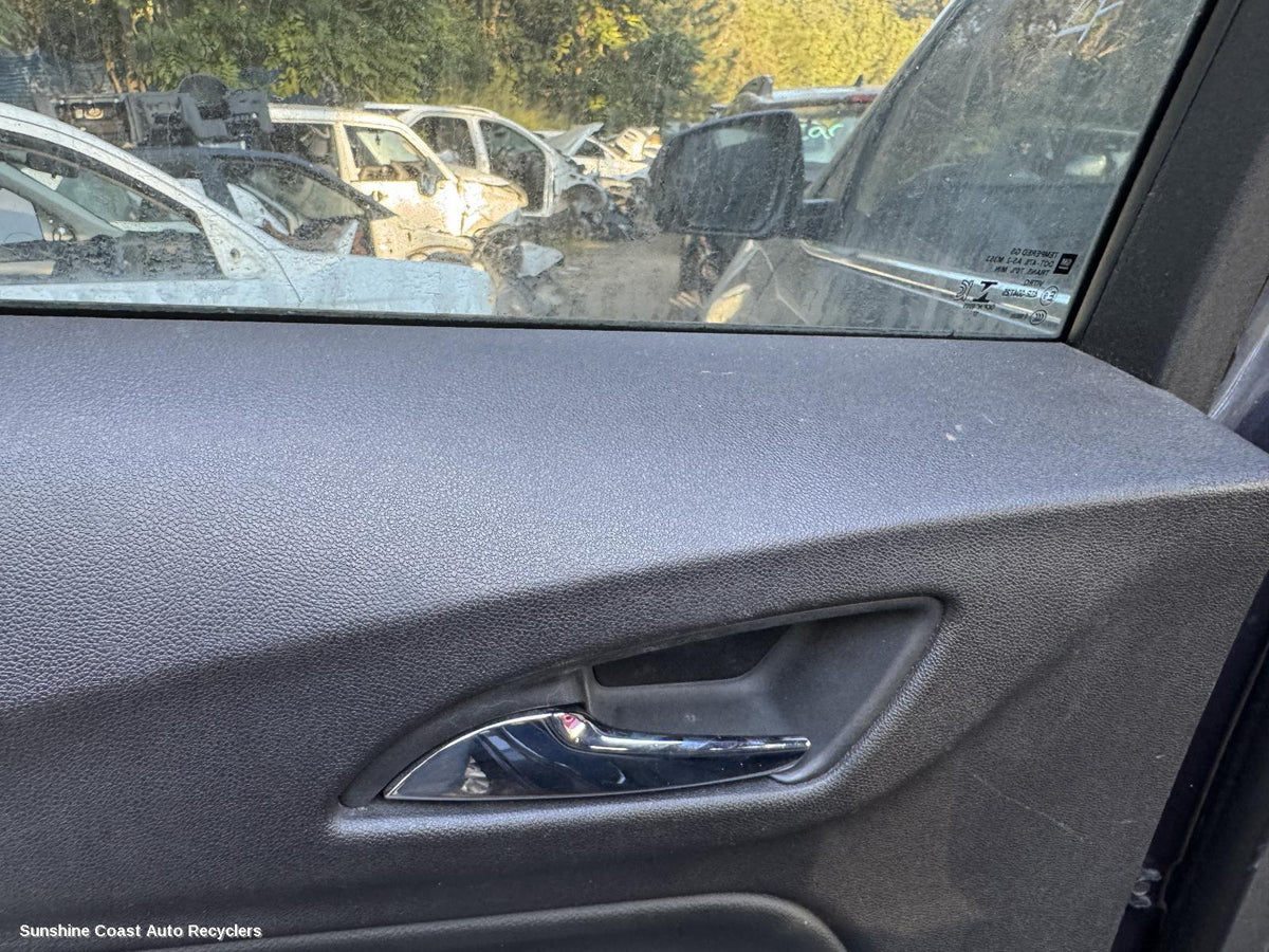 2017-2020 Holden Equinox Door Handle