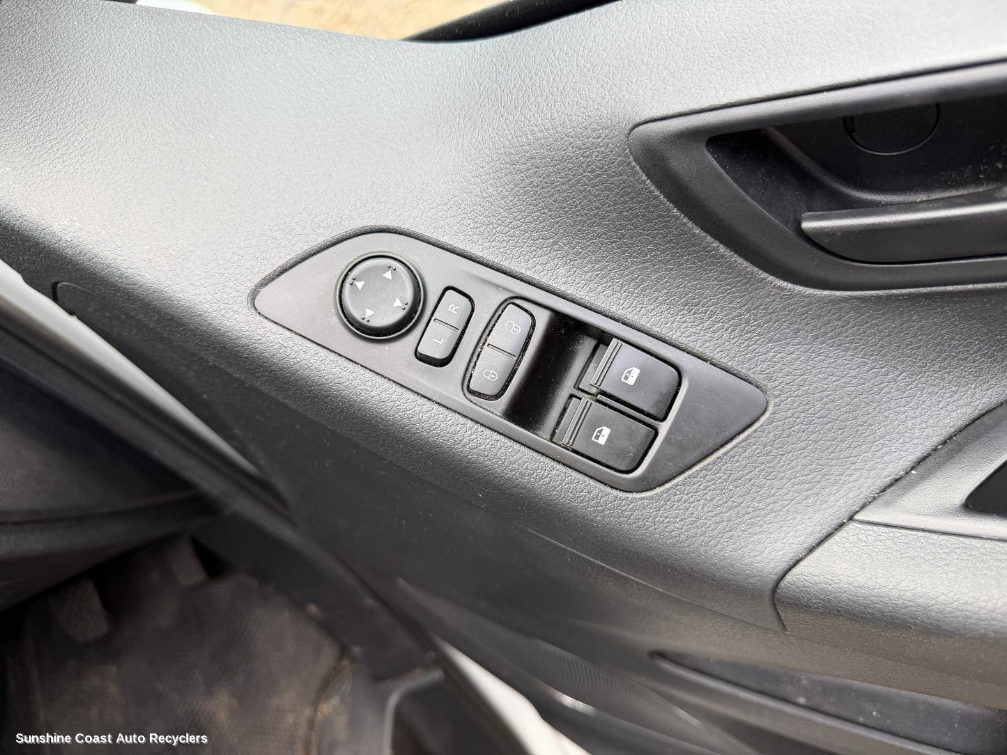 2015-2025 Ldv G10 Pwr Dr Wind Switch