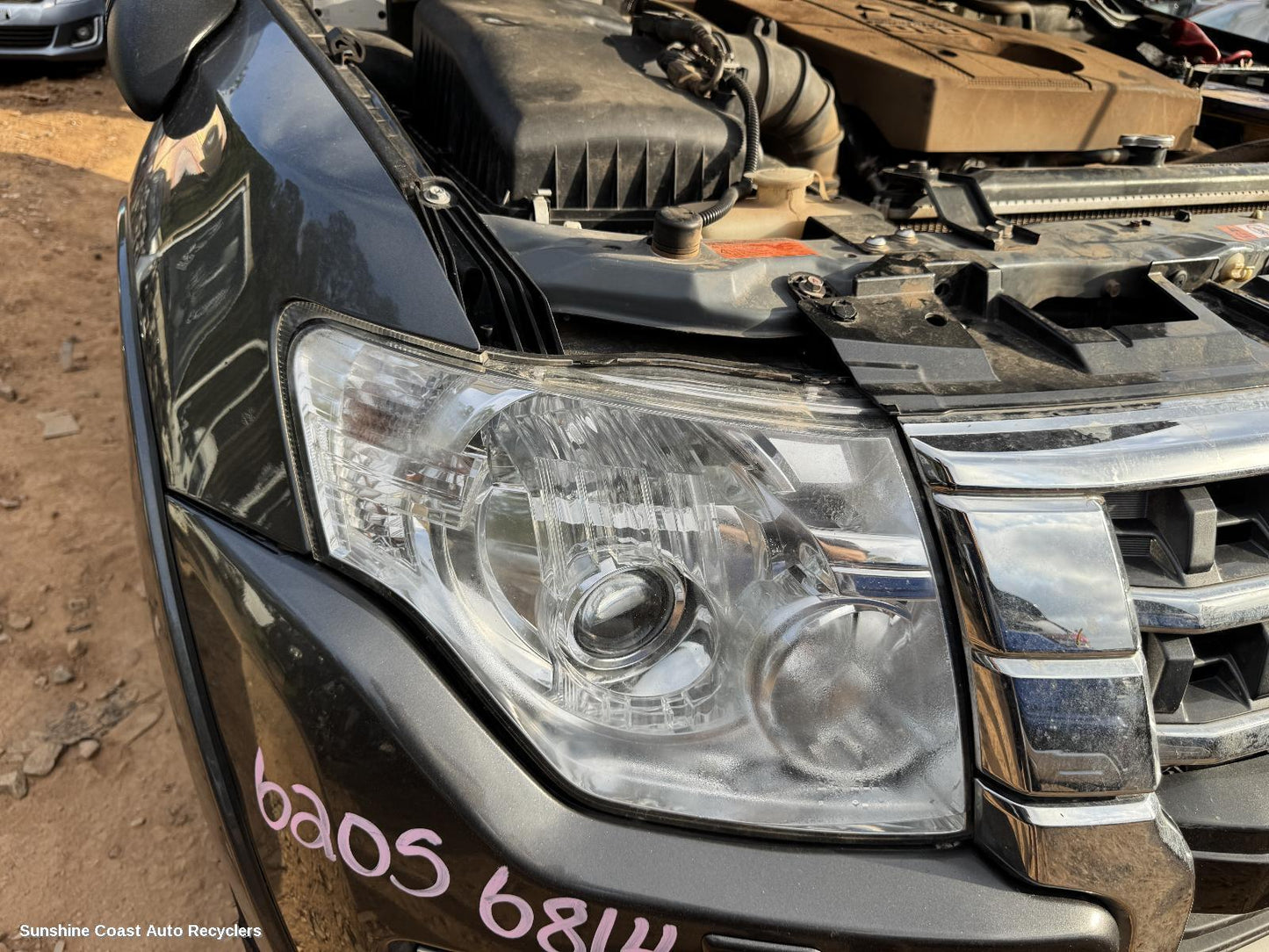 2017 Mitsubishi Pajero Right Headlamp