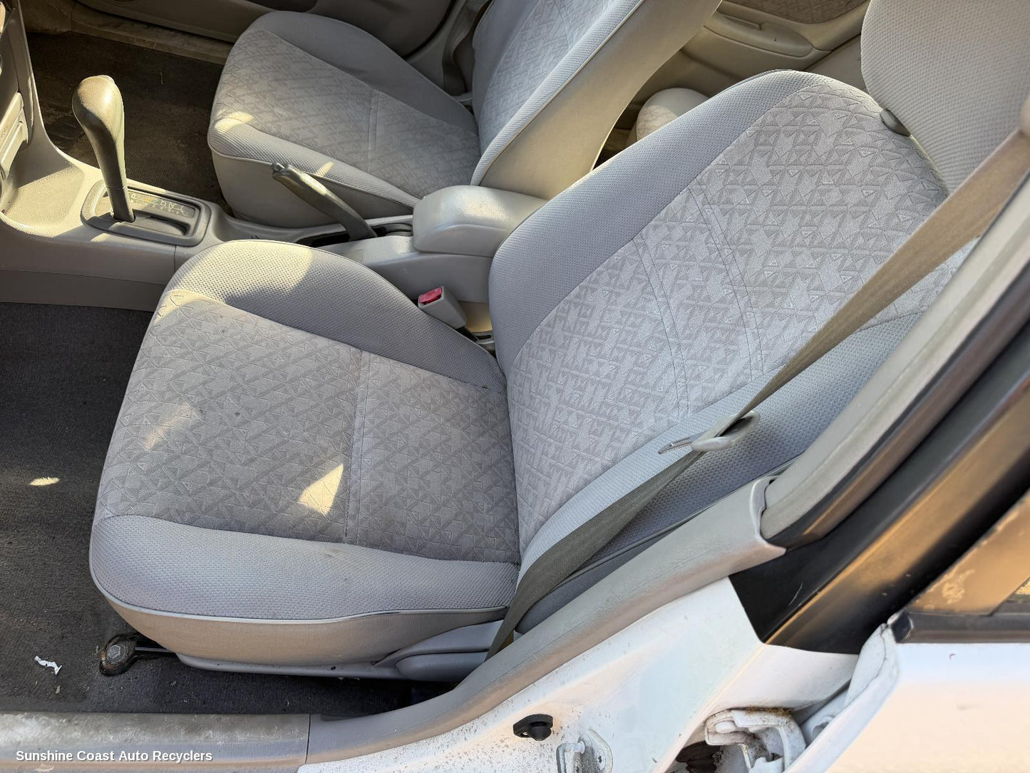 1998-2001 Toyota Corolla Front Seat