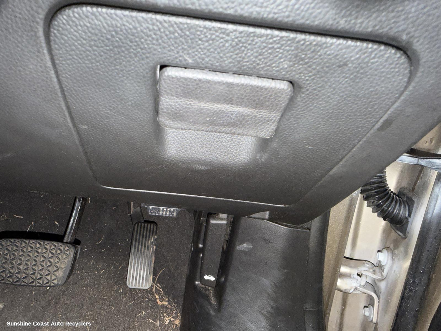 2009-2011 Holden Cruze Glove Box