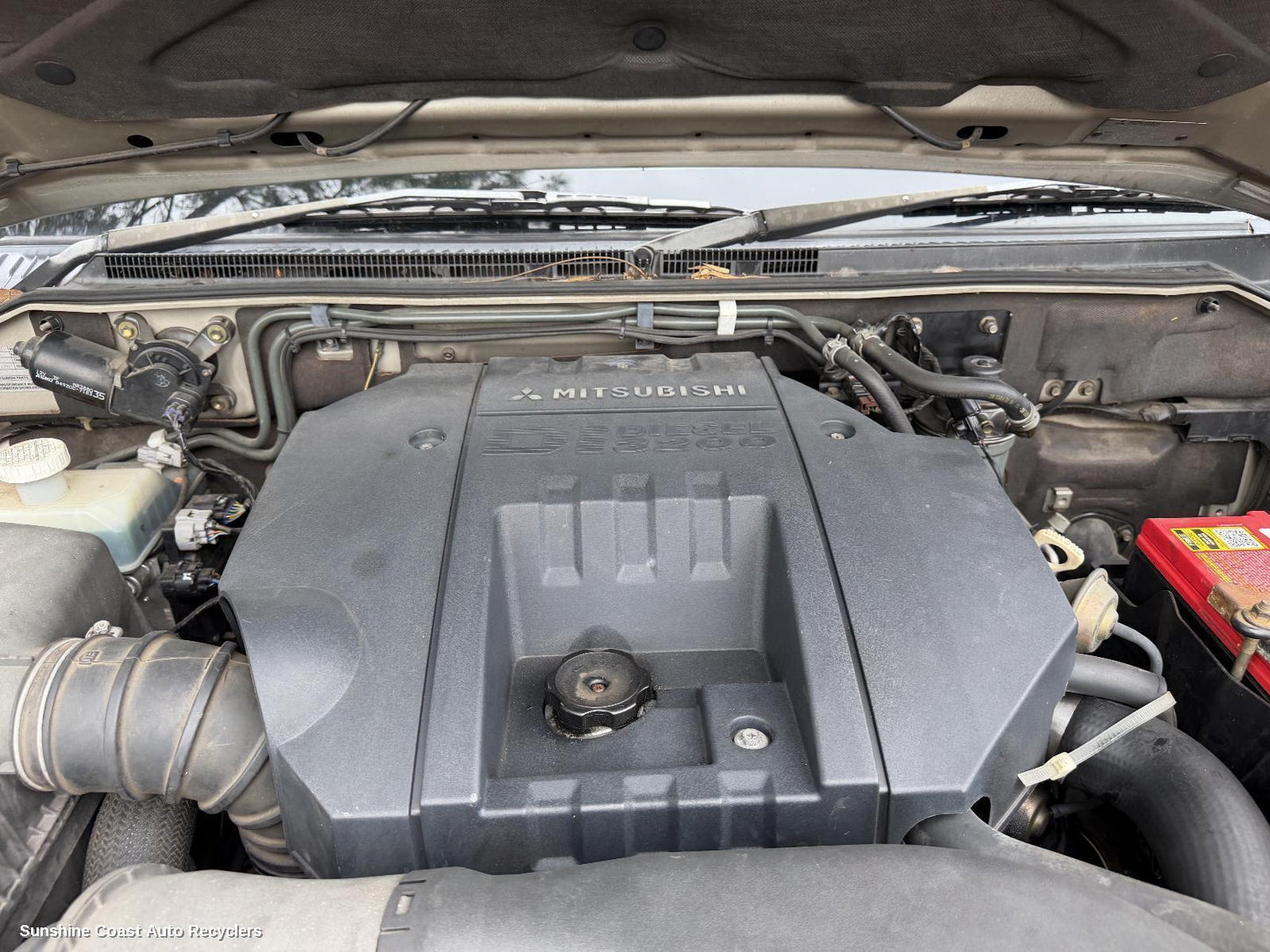 2000-2006 Mitsubishi Pajero Engine Cover
