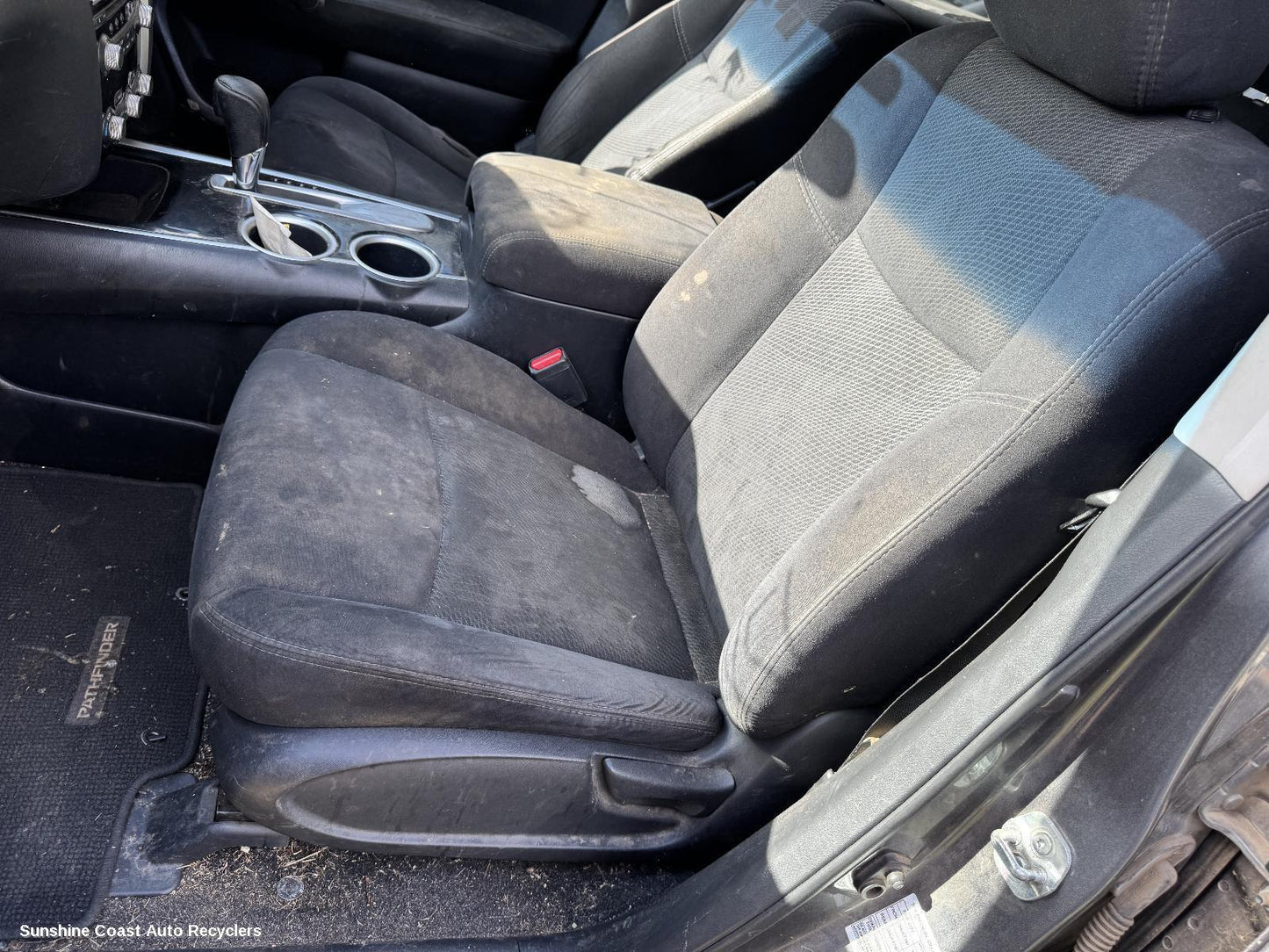 2016 Nissan Pathfinder Front Seat