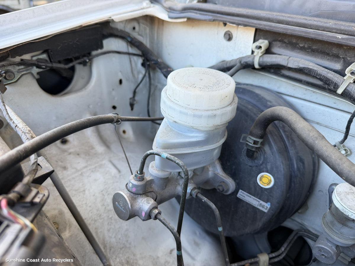 2009-2015 Mitsubishi Triton Master Cylinder