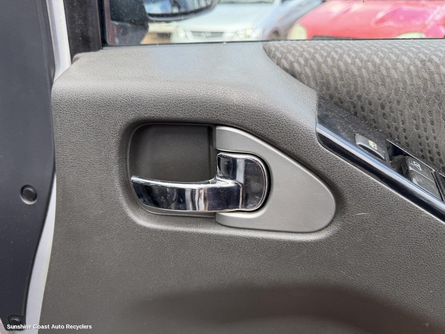 2005-2015 Nissan Navara Door Handle