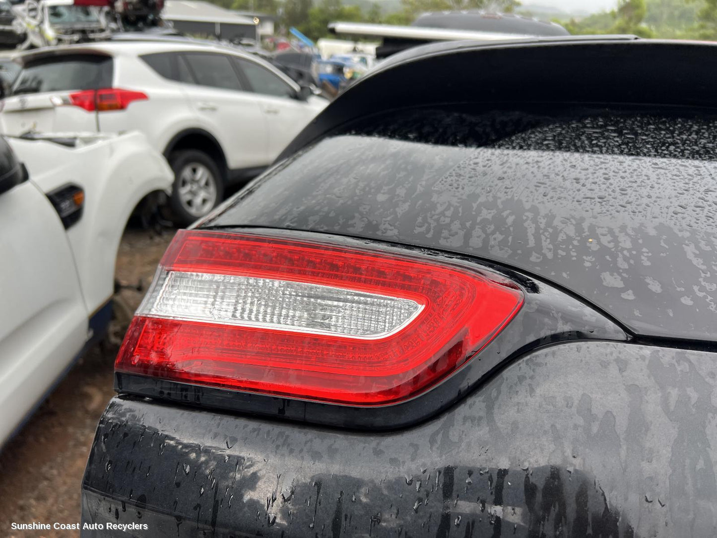 2016 Jeep Cherokee Rear Garnish