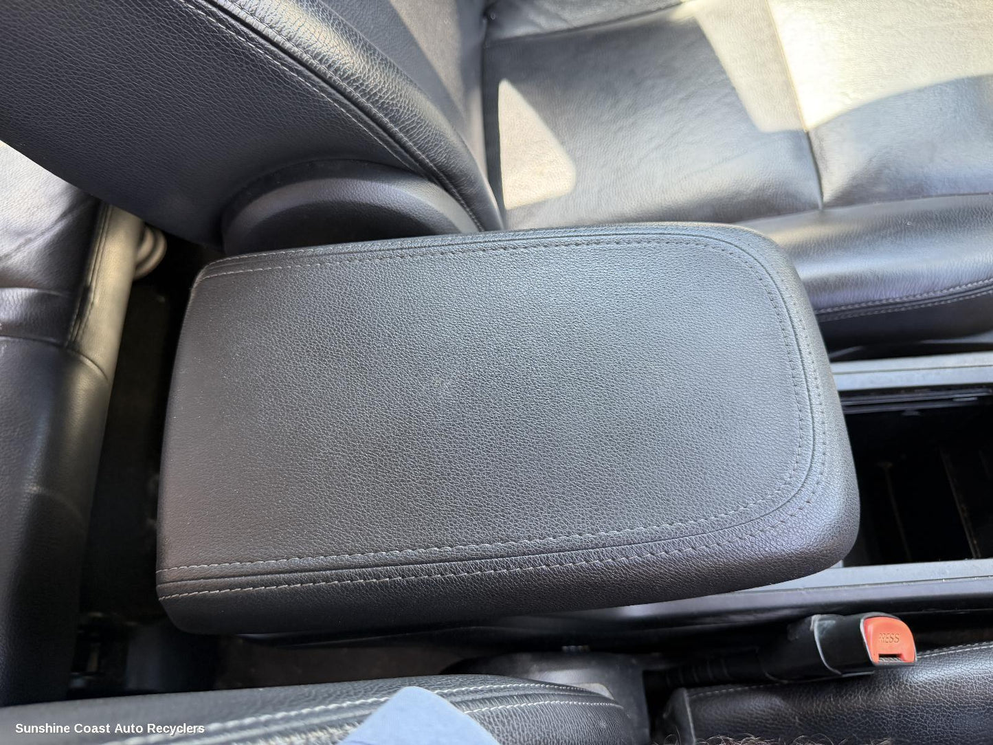 2017 Holden Captiva Console