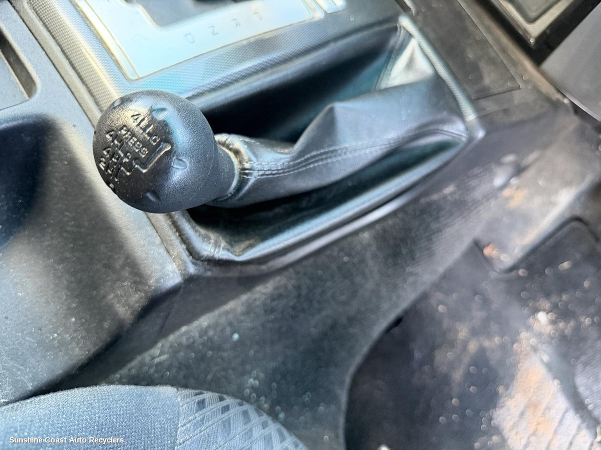 2009-2015 Mitsubishi Challenger Gear Stick Shifter