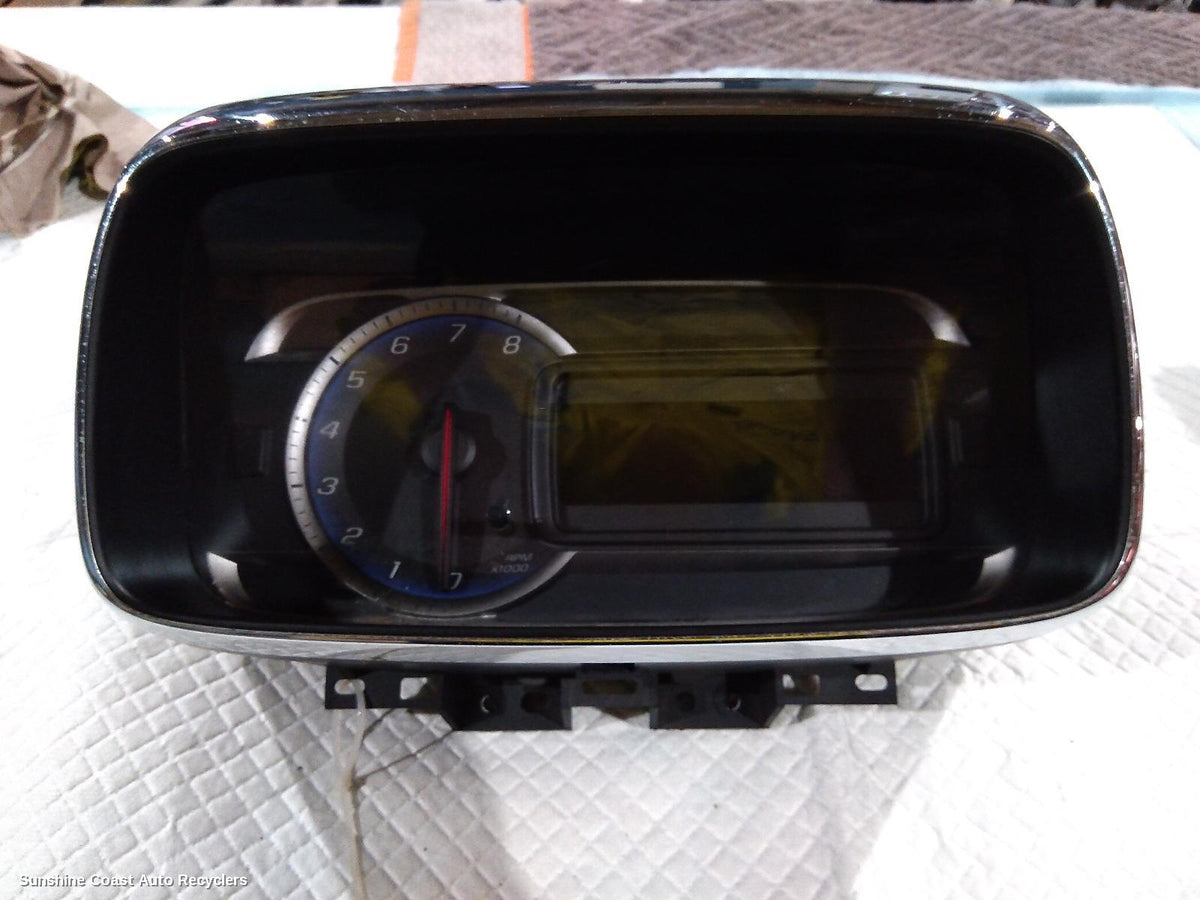 2013-2016 Holden Trax Instrument Cluster