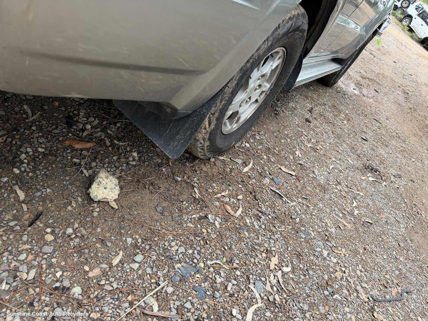 2002-2006 Mitsubishi Pajero Mud Flaps