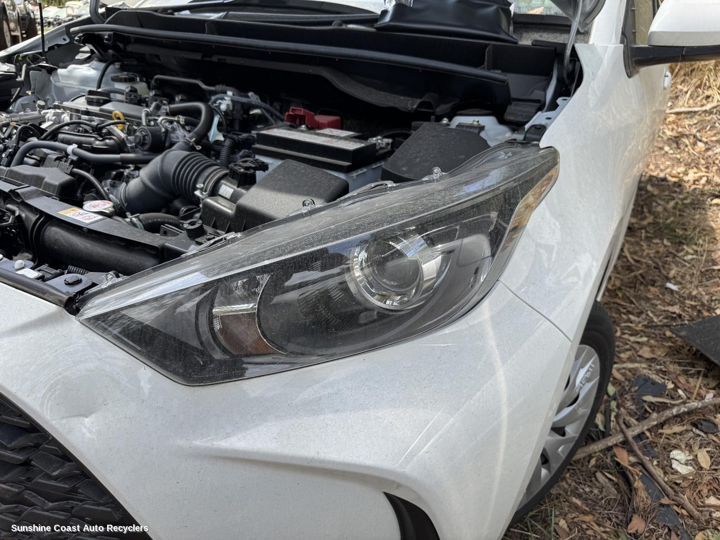 2024 Toyota Yaris Left Headlamp