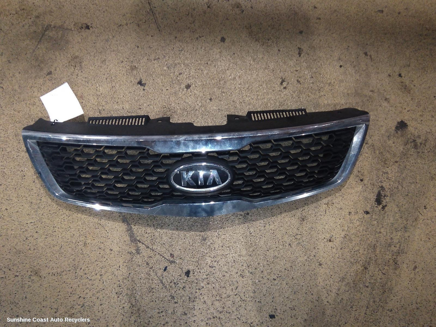 2011 Kia Cerato Grille