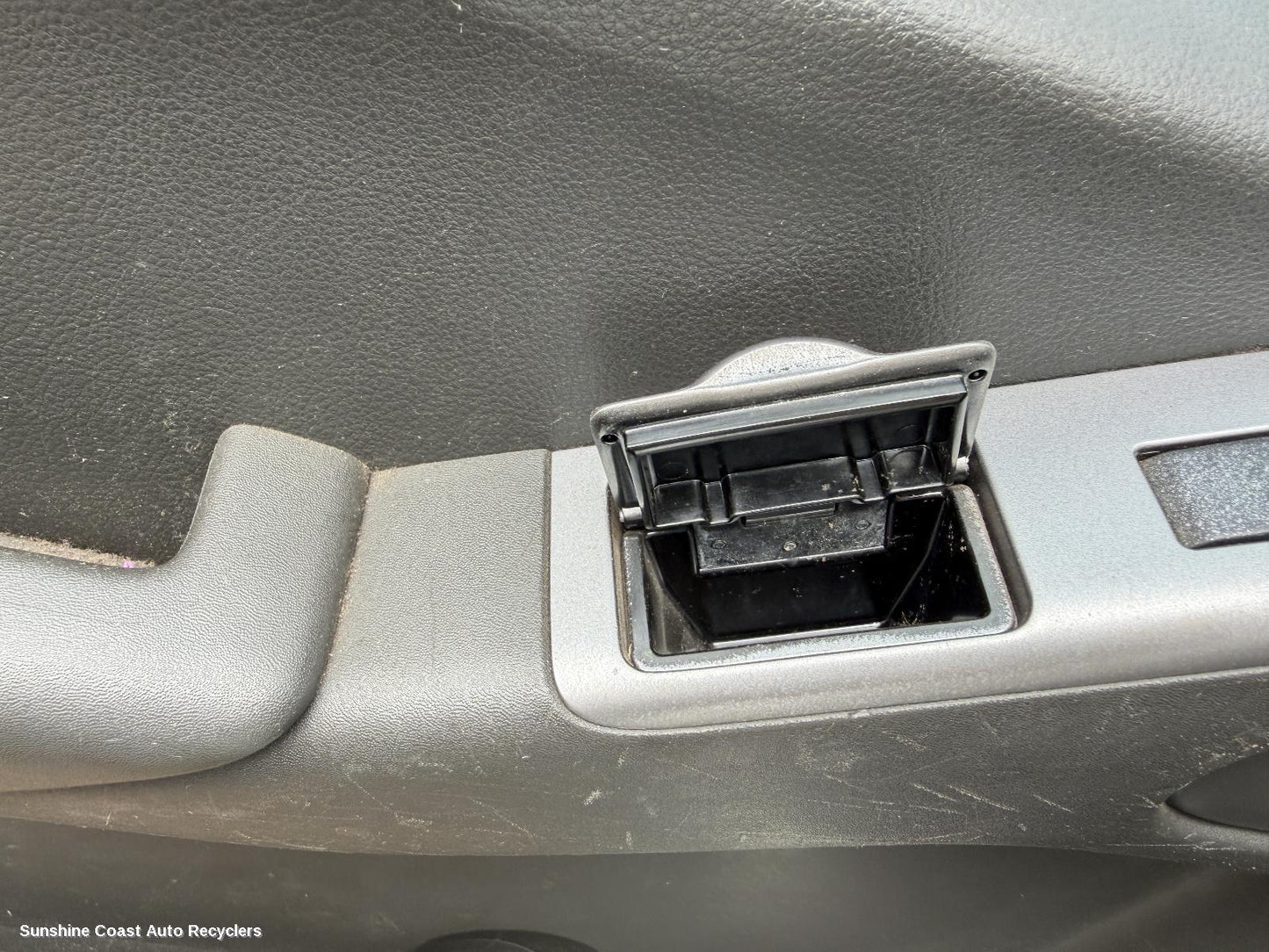 2011 Nissan Navara Ashtray