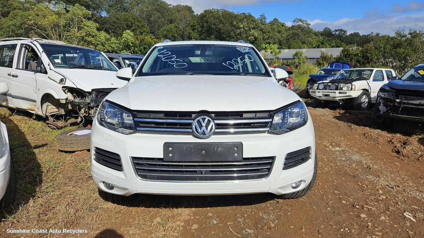 2010-2018 Volkswagen Touareg Grille