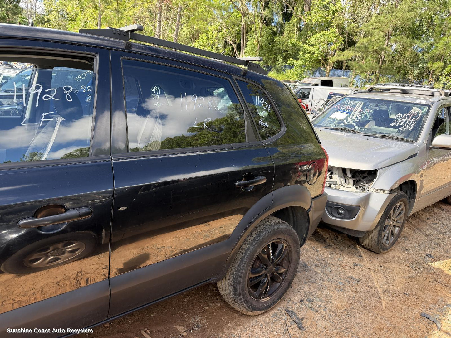 2004-2010 Hyundai Tucson Left Rear Door Sliding