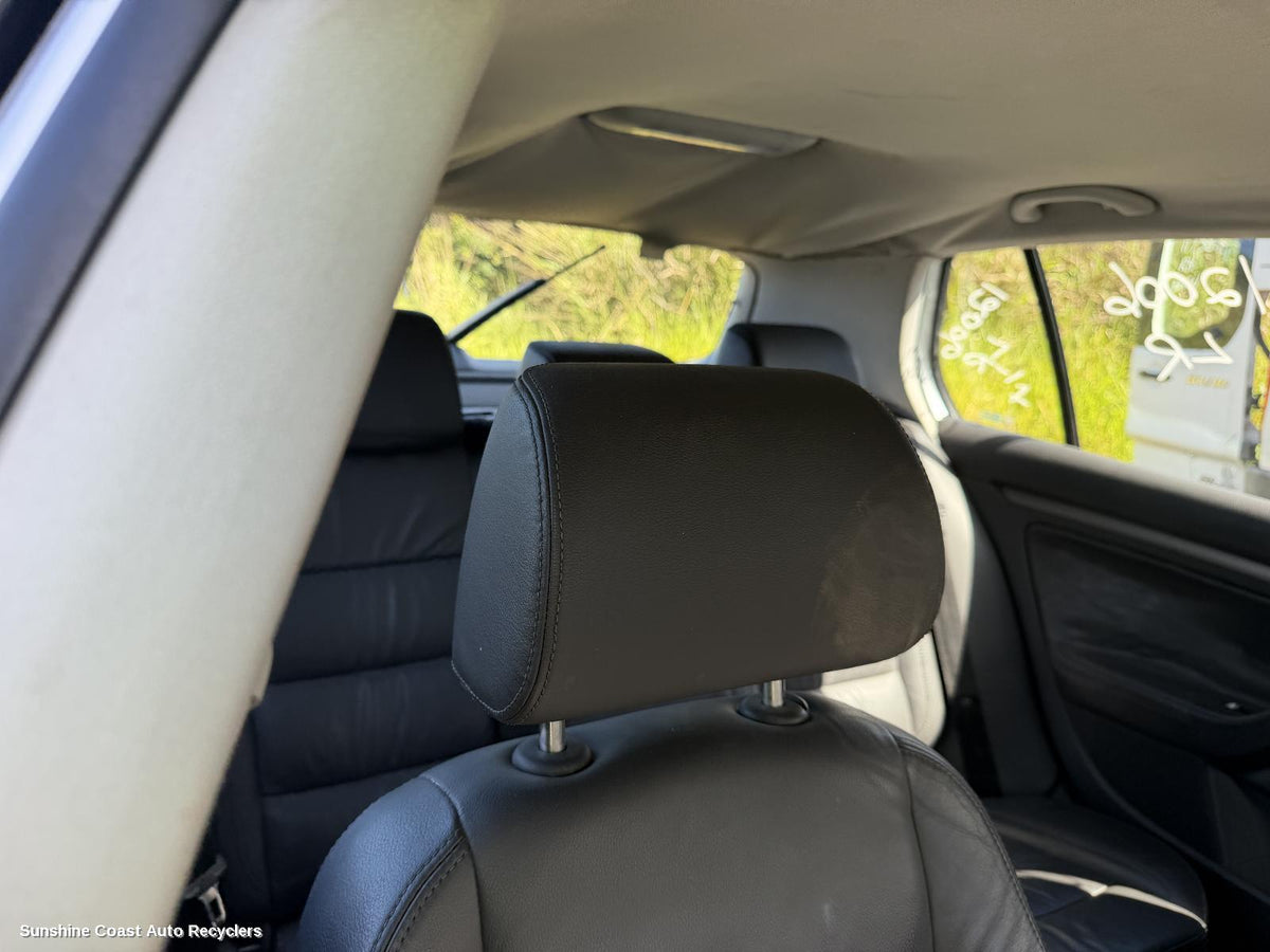 2004-2009 Volkswagen Golf Headrest