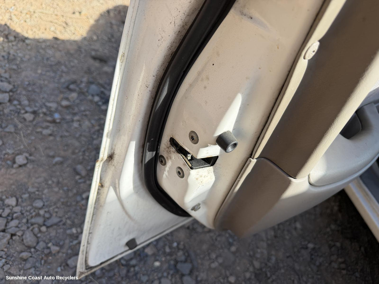 1998-2001 Toyota Corolla Door Boot Gate Lock