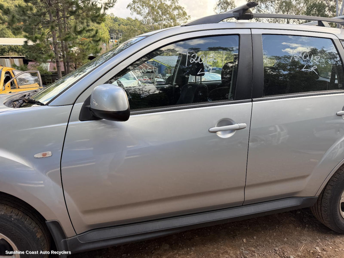 2006-2012 Mitsubishi Outlander Left Front Door Window