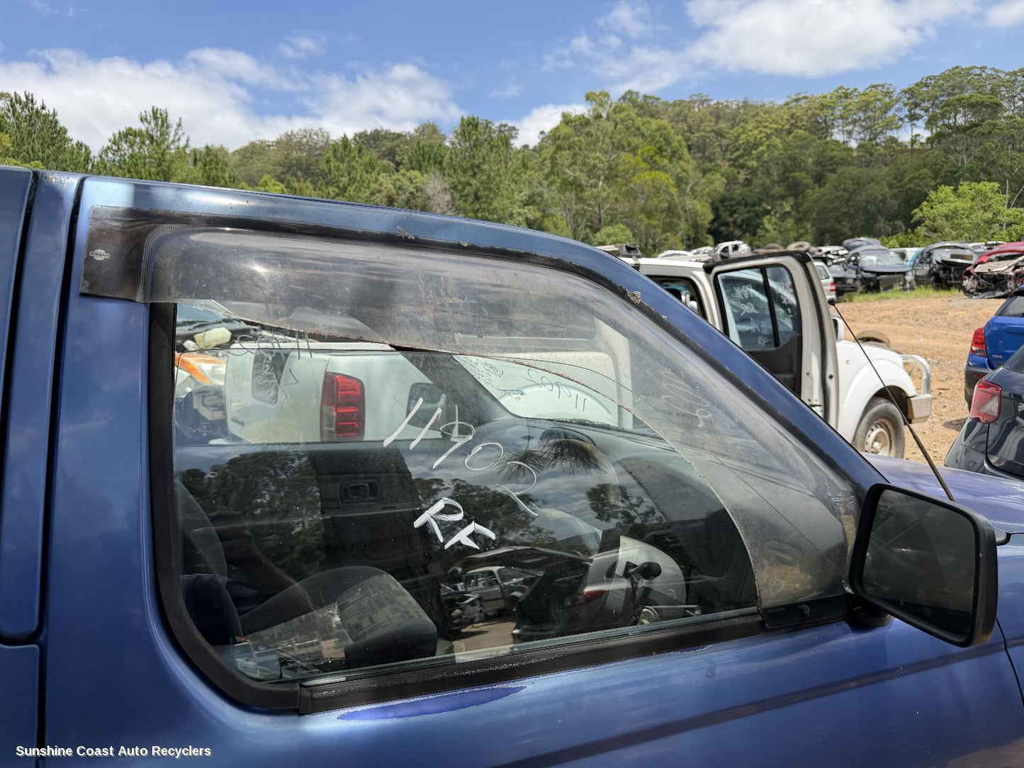 2001 Nissan Navara Right Front Door Window