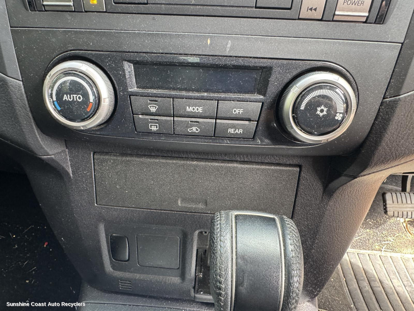 2009 Mitsubishi Pajero Heater Ac Controls