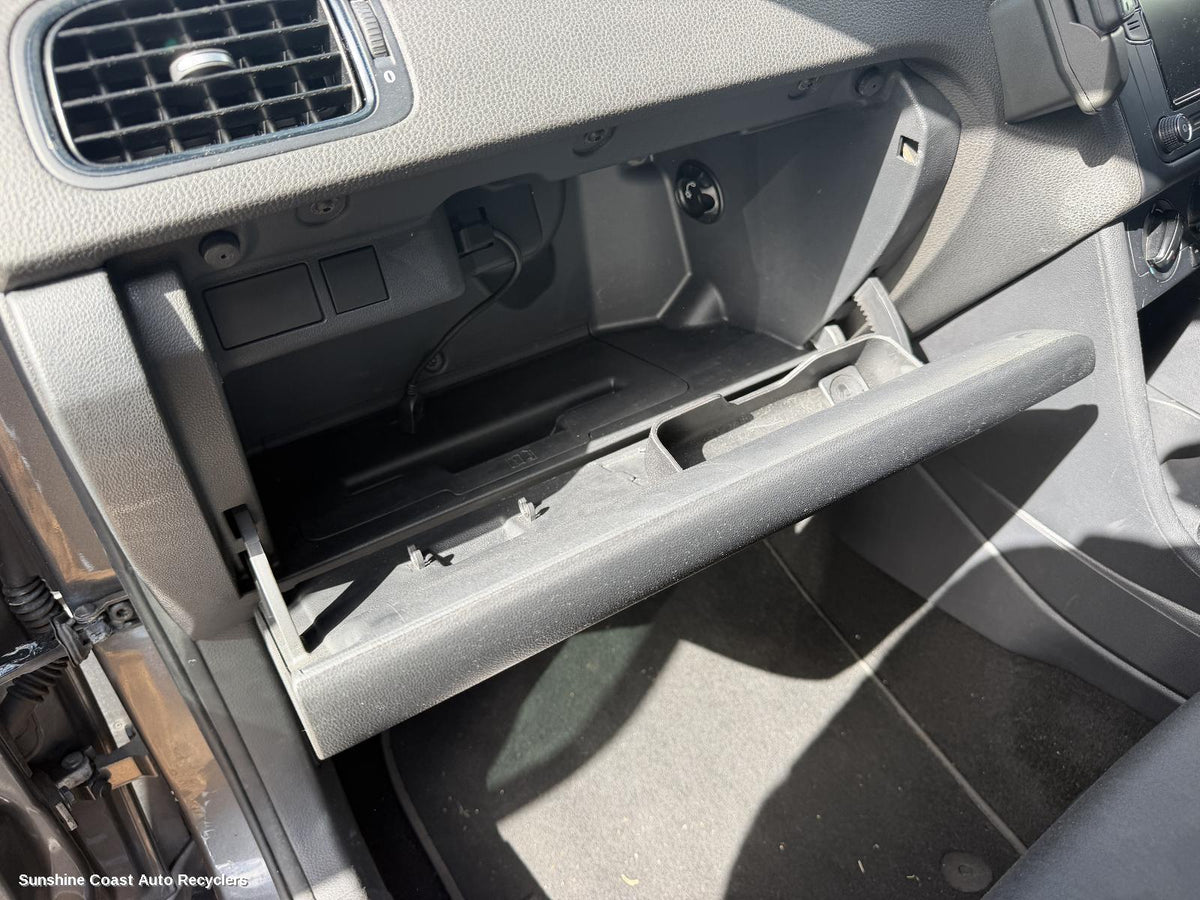2010-2017 Volkswagen Polo Glove Box