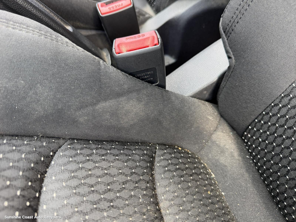 2020-2026 Ldv Deliver 9 Seatbelt Stalk