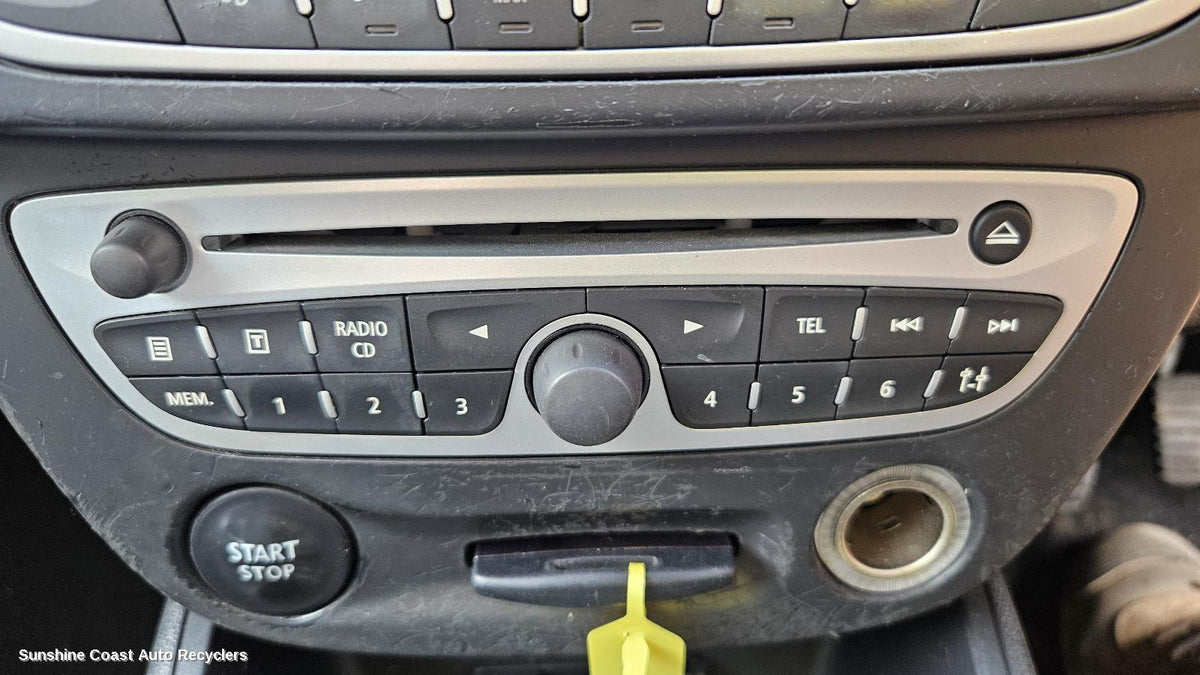 2010-2016 Renault Megane Radio Cd Dvd Sat Tv