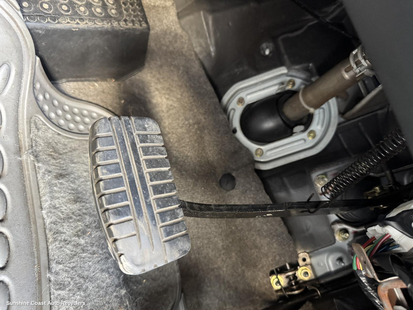 2000-2002 Mitsubishi Pajero Pedal Assembly