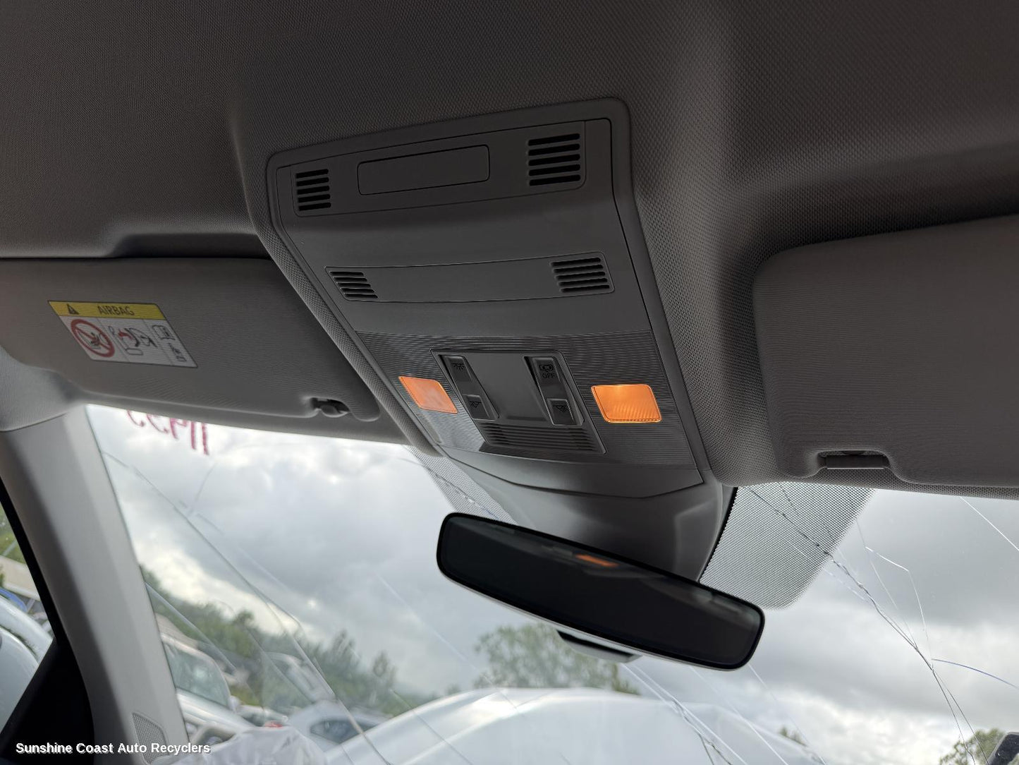 2020-2025 Volkswagen T-cross Courtesy Light
