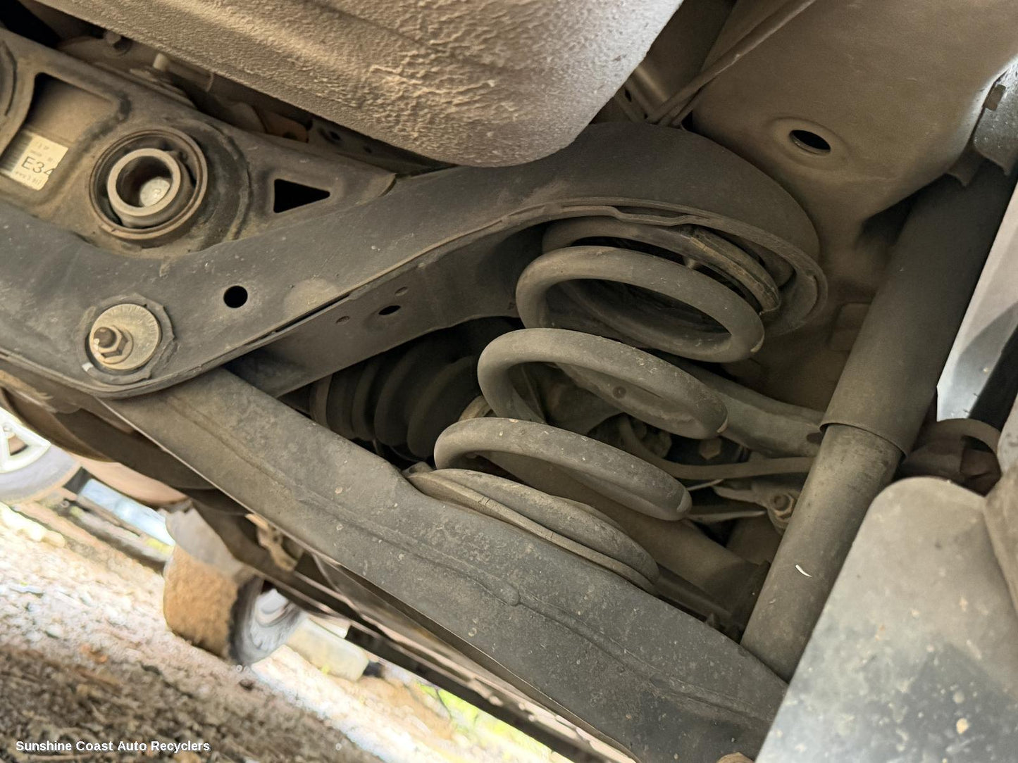 2002-2006 Mitsubishi Pajero Rear Coil Spring