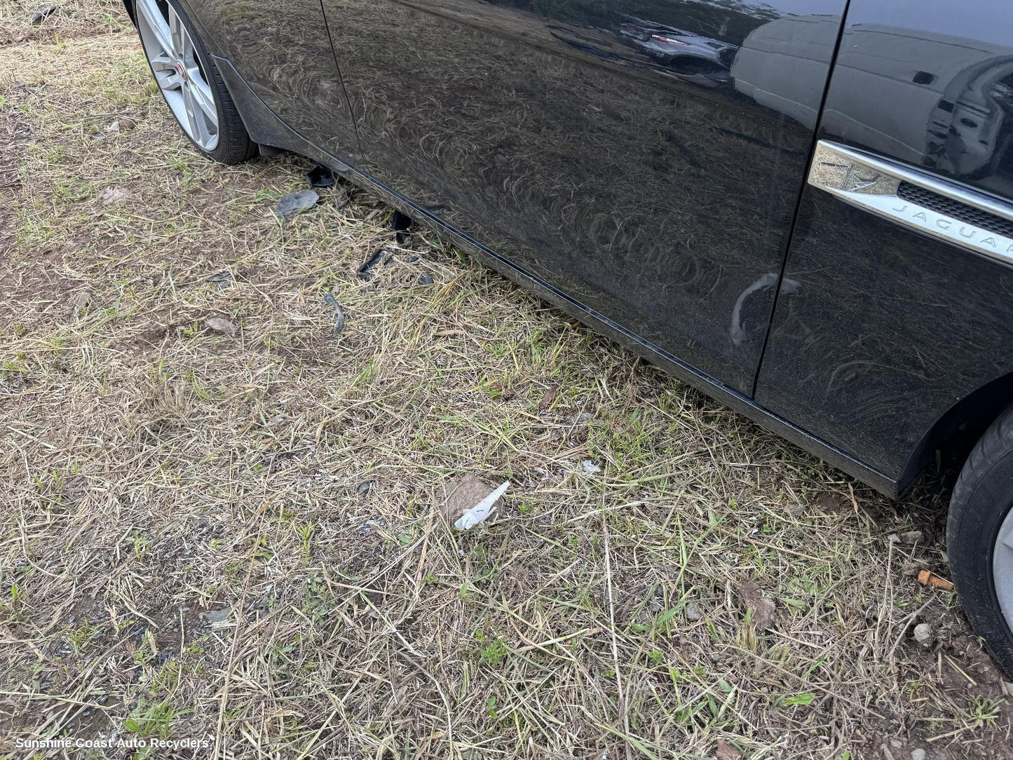 2015 Jaguar Xe Side Step Skirt