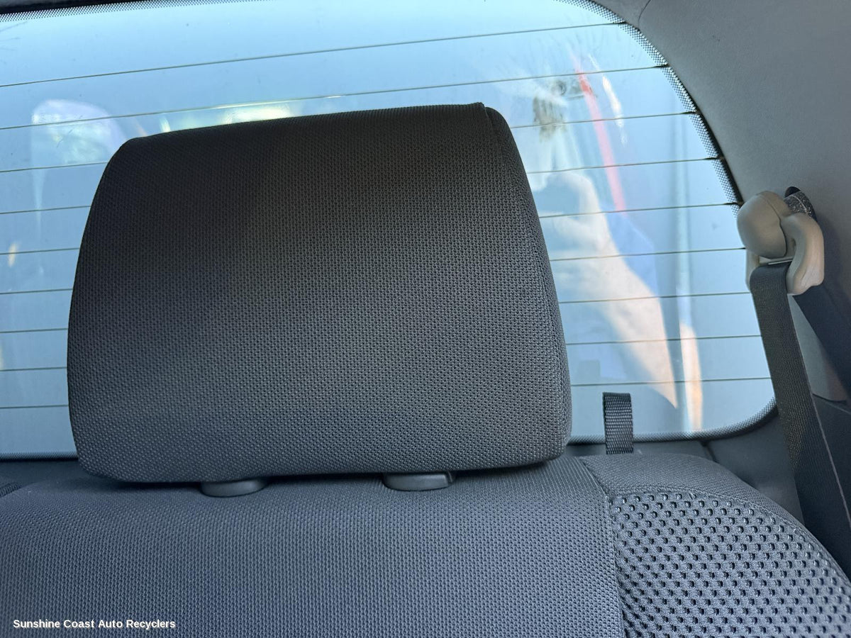 2005-2015 Nissan Navara Headrest