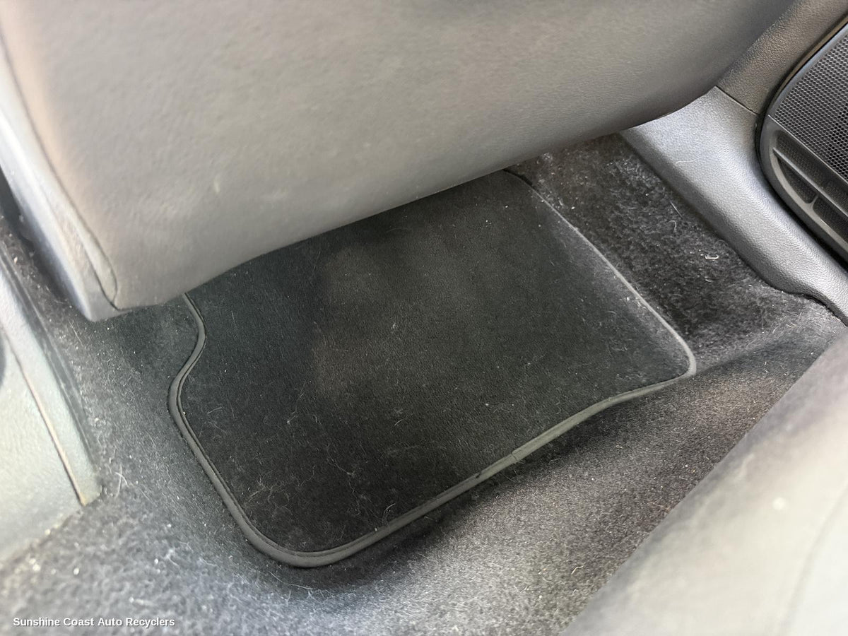 2010-2017 Volkswagen Polo Floor Mats