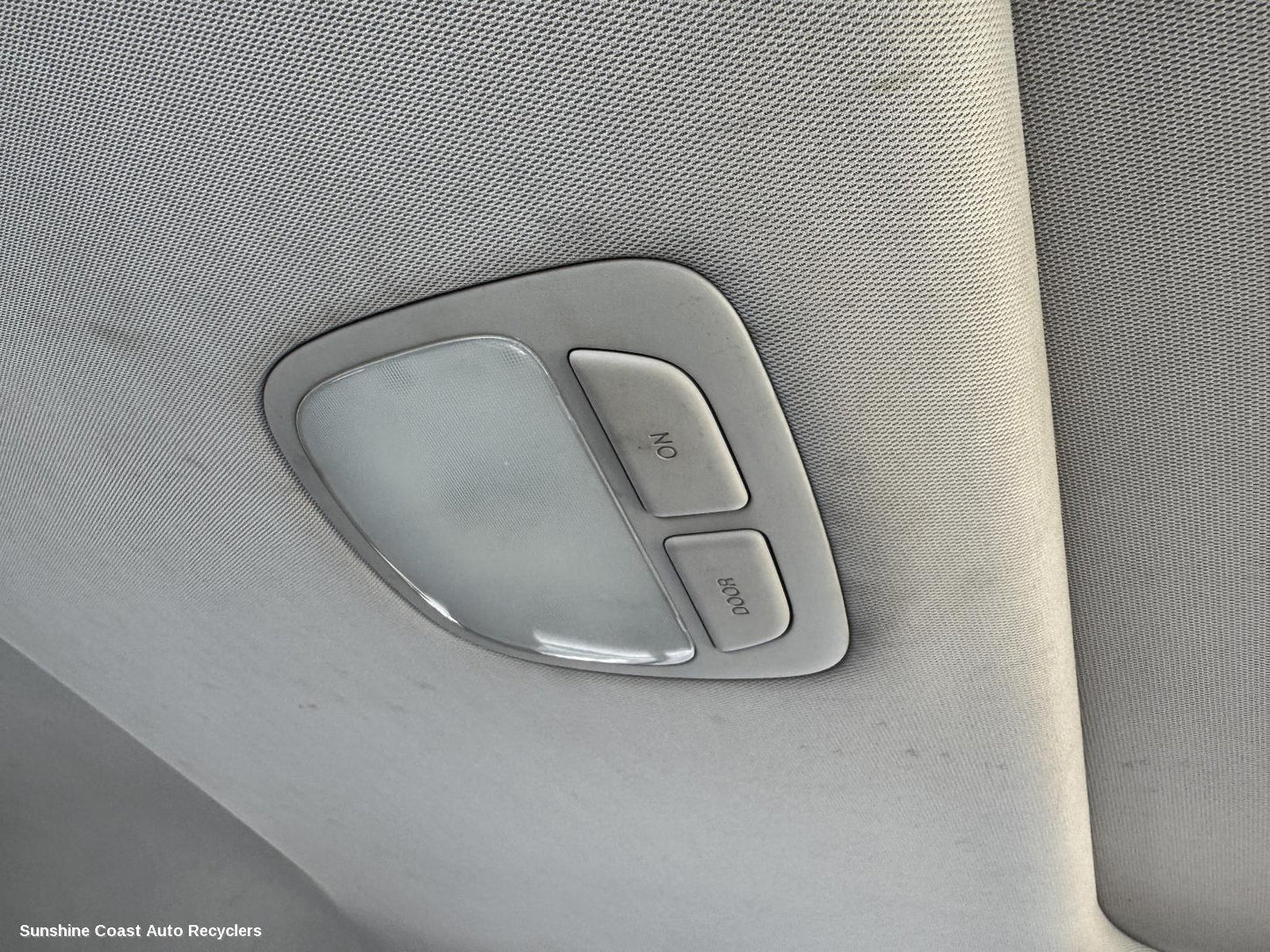 2009 Hyundai Santa Fe Courtesy Light