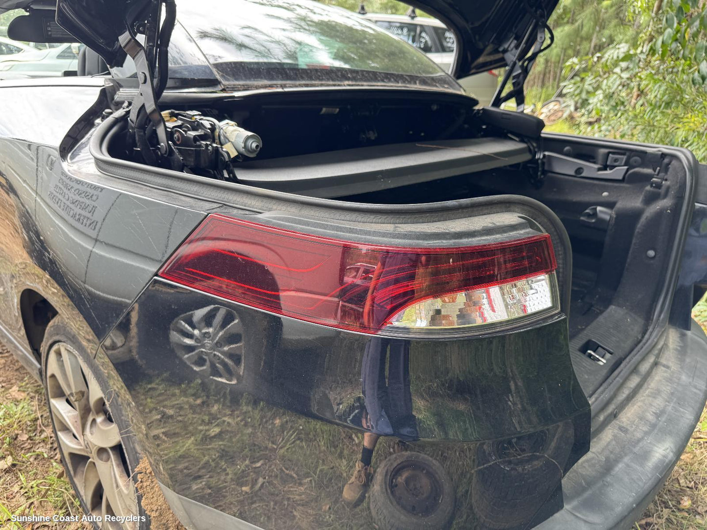2011 Renault Megane Left Taillight