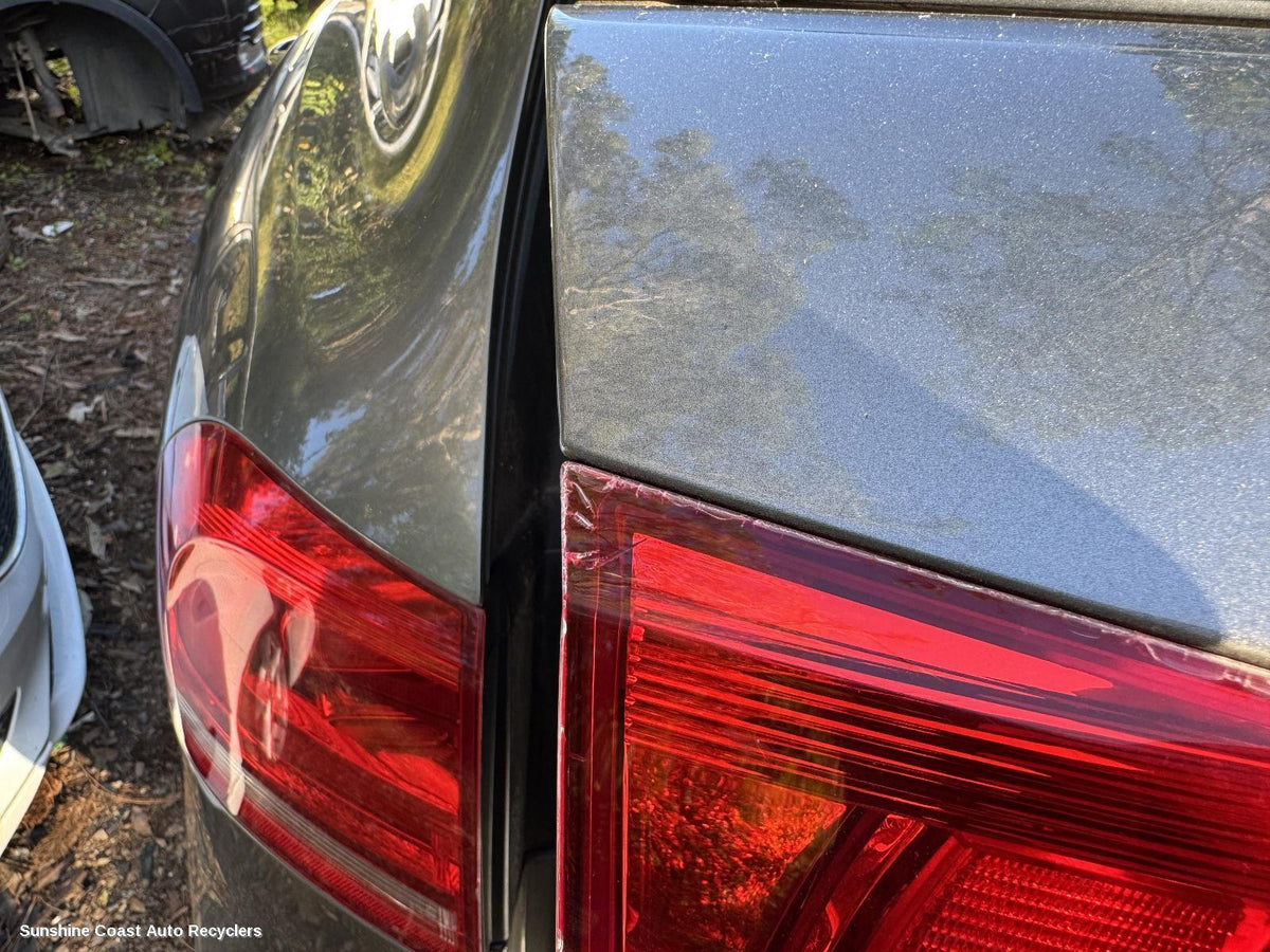 2010-2018 Volkswagen Touareg Rear Garnish
